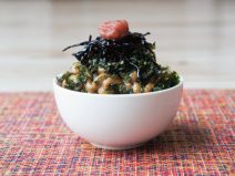 梅こんぶ韓国のり納豆ご飯
