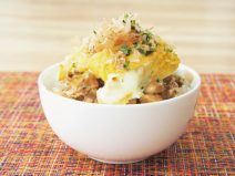 鰹節とチーズ卵焼きの納豆ご飯