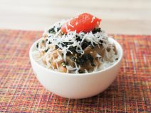 めんたいしらすザクザクわかめ納豆麦ご飯