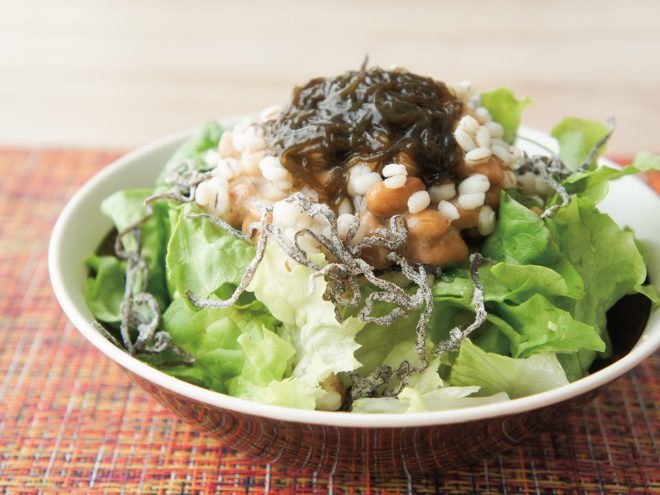 塩昆布もずく納豆もち麦サラダ