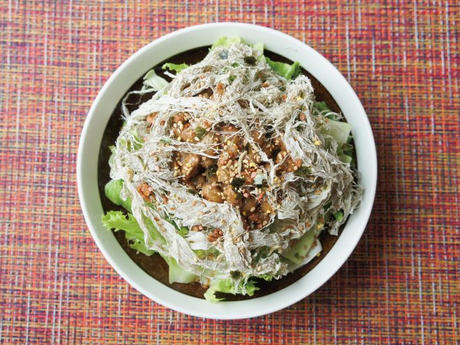 小魚とろろ昆布納豆ブロッコリースプラウトサラダ