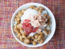 納豆梅くらげシーチキン温玉ご飯