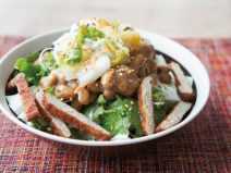 さつま揚げ納豆お新香サラダ