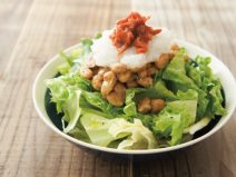梅大根おろし納豆スパイスオリーブサラダ