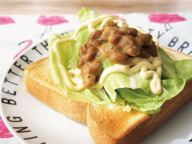 春キャベツと納豆チーズトースト