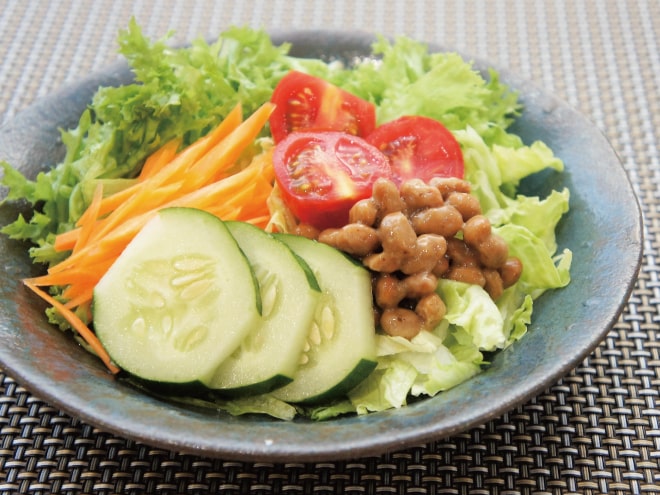 彩り野菜の納豆サラダ