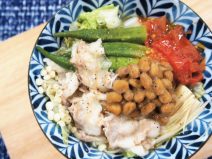 夏野菜蒸し納豆