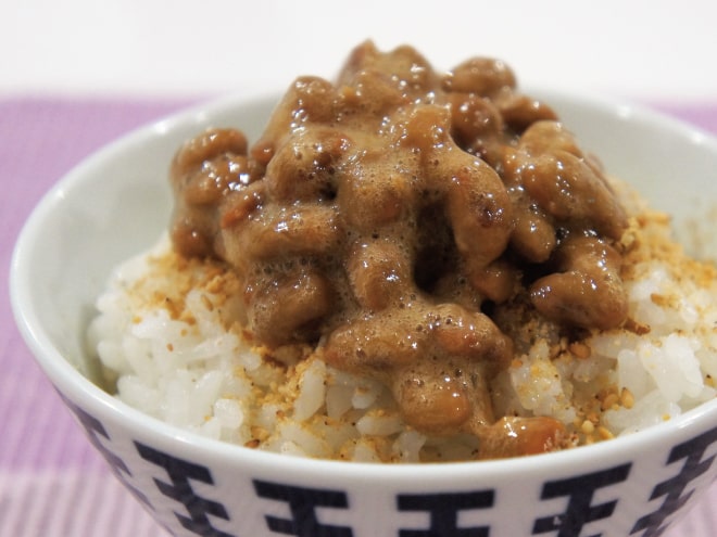 納豆かけゴマご飯