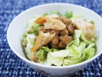 春キャベツとチキンの納豆サラダ