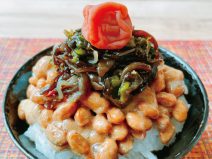 きくらげ梅納豆麦ご飯
