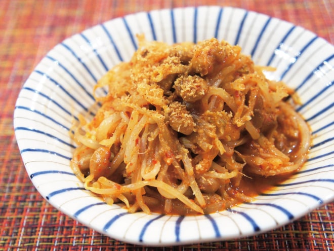 もやしキムチ擦り胡麻納豆炒め